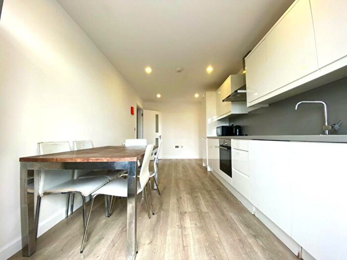 4 Bedroom Flat To Rent In Butchers Road, London, E16