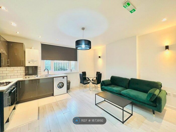 1 Bedroom Flat To Rent In Kennington Road, London, SE11