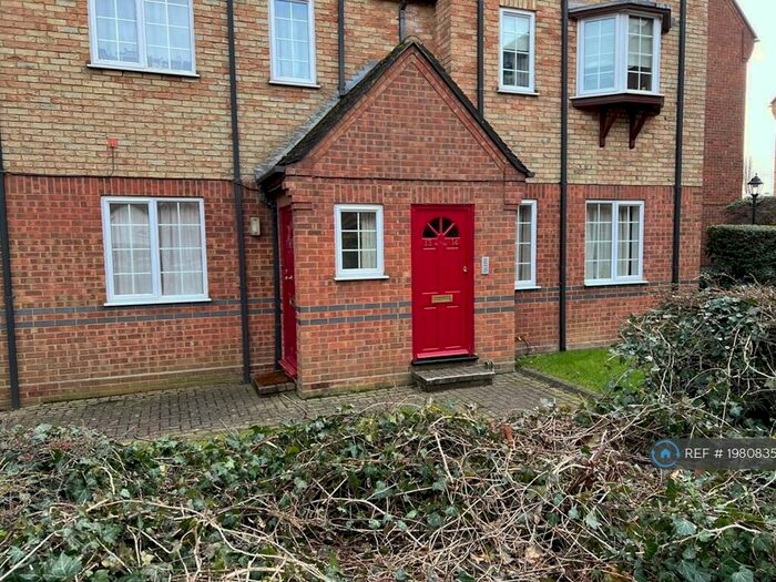 2 Bedroom Flat To Rent In St. Francis Court, Shefford, SG17