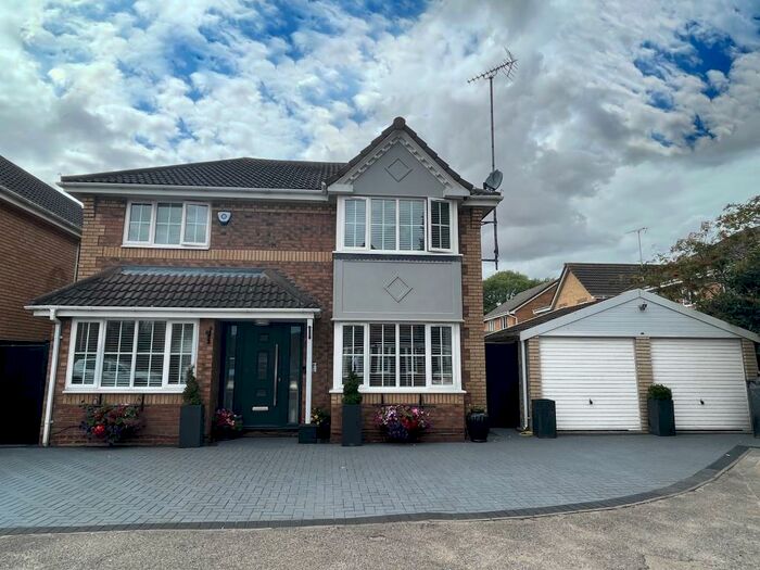 4 Bedroom House To Rent In Langdon Hills, Basildon, SS16