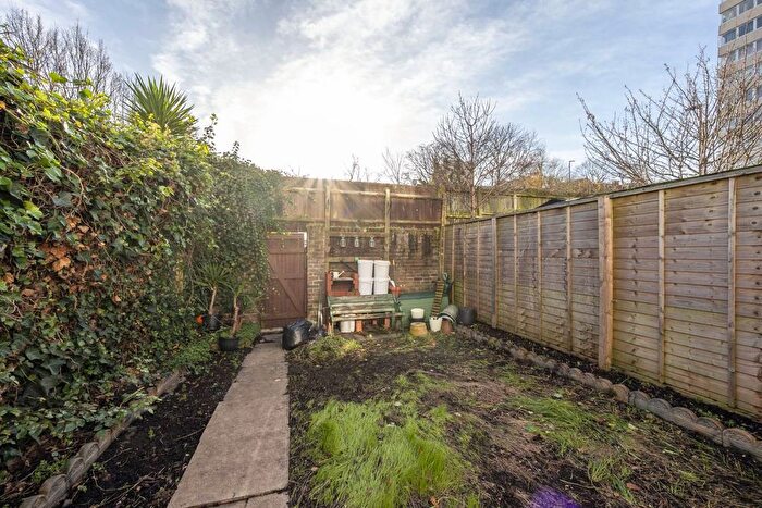 3 Bedroom Terraced House For Sale In Linstead Way, Southfields, London, SW18