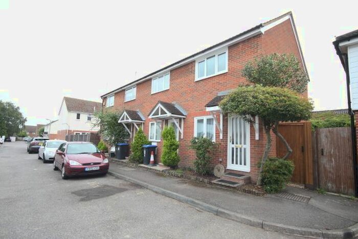 1 Bedroom Terraced House To Rent In Courtenay Mews, North Road, Woking, GU21