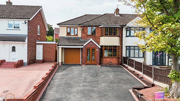 4 Bedroom Semi-detached House For Sale In Harcourt Drive, Sutton Coldfield, West Midlands, B74