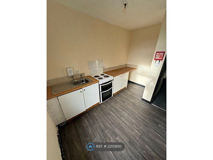 1 Bedroom Flat To Rent In Merridale Road, Wolverhampton, WV3