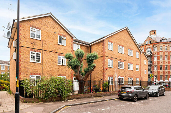 2 Bedroom Flat For Sale In Havil Street, Camberwell, London, SE5