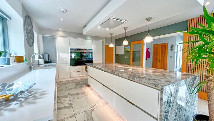 5 Bedroom Detached House For Sale In Bones Lane, Buriton, Hampshire, GU31