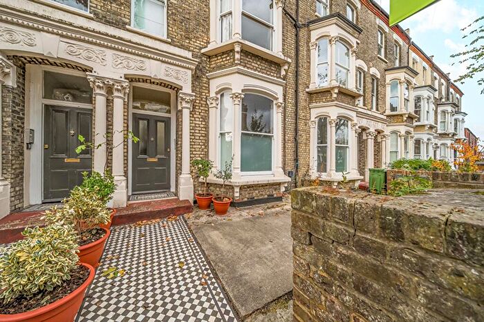 2 Bedroom Maisonette For Sale In Flat, St. John's Villas London, N19
