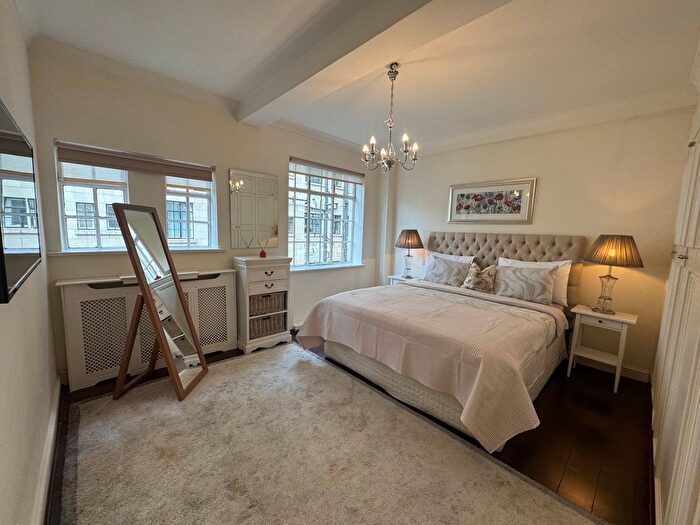 3 Bedroom Flat To Rent In Sloane Street, London, SW1X