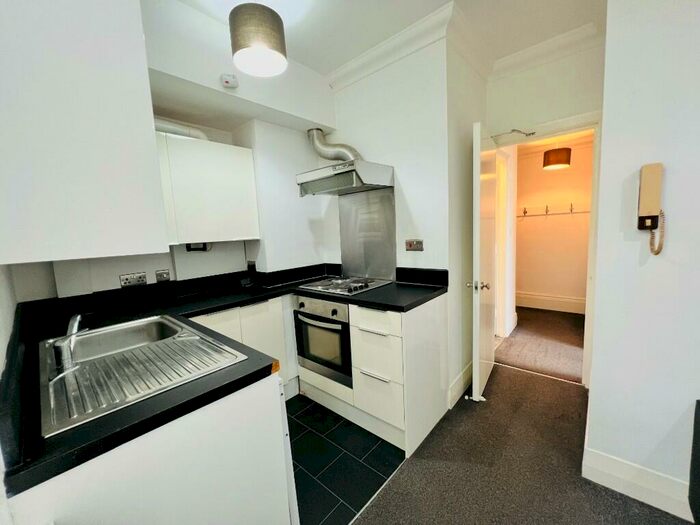 1 Bedroom Flat To Rent In Plymouth Grove, Manchester, M13