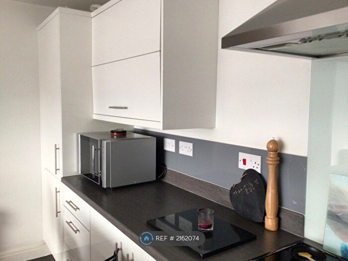3 Bedroom Flat To Rent In Great Western Street, Aylesbury, HP20