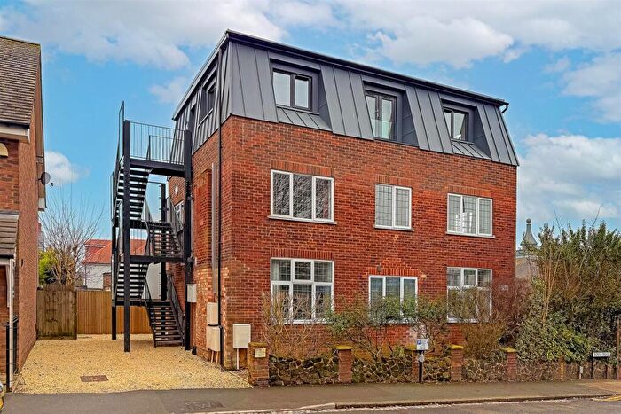 2 Bedroom Maisonette To Rent In Royal Road, St. Albans, AL1