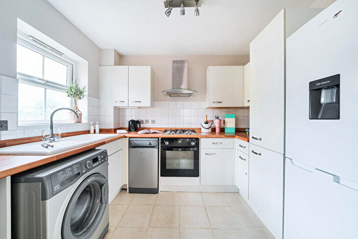 1 Bedroom Flat For Sale In Franklin Court, Wormley, Godalming, GU8