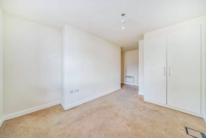 2 Bedroom Flat For Sale In Heritage Avenue, Colindale, London, NW9