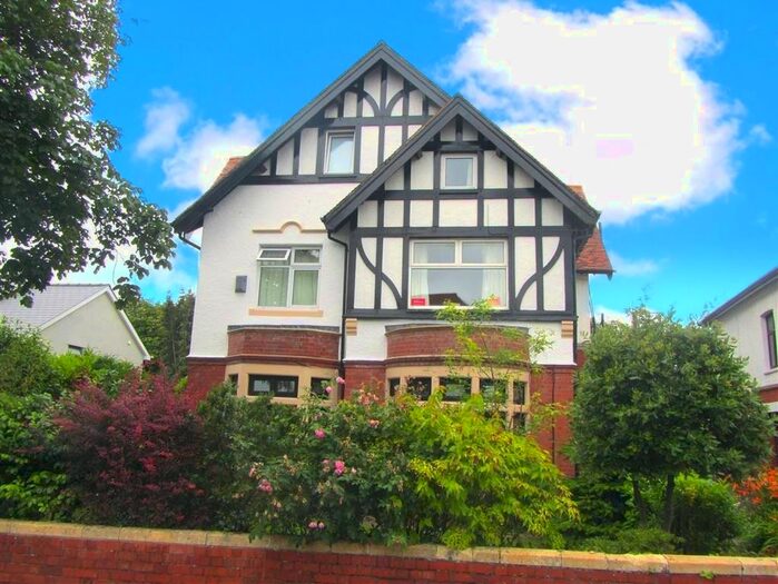 2 Bedroom Flat To Rent In Palace Road, Llandaff, Cardiff CF5