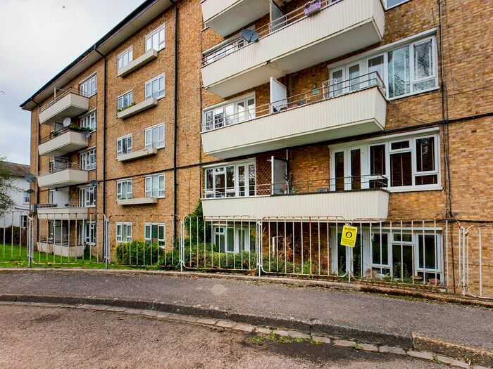 2 Bedroom Flat To Rent In Prendergast Road, London, SE3