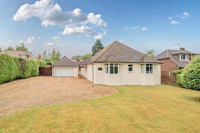 5 Bedroom Detached Bungalow For Sale In Woods Lane, Cliddesden, RG25