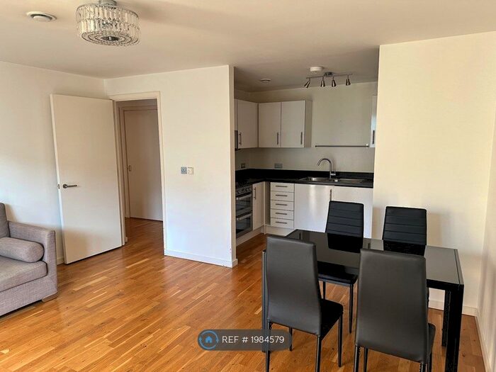 2 Bedroom Flat To Rent In Kew House, London, SE10