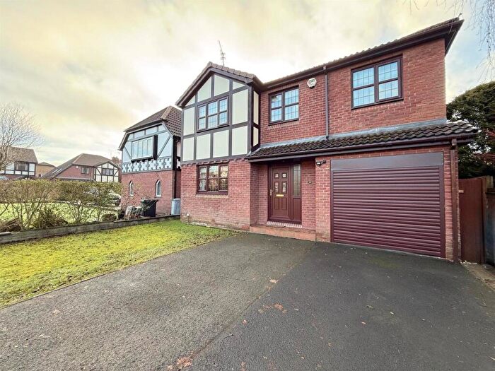 4 Bedroom Detached House For Sale In Ploughmans Way, Macclesfield, SK10