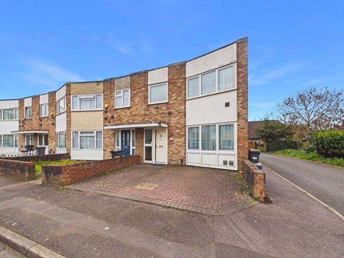 3 Bedroom End Terrace House For Sale In Bethany Waye, Feltham, TW14