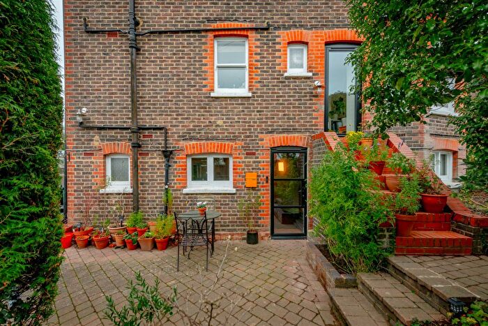 2 Bedroom Semi-Detached House For Sale In Woodlands Road, Redhill, RH1