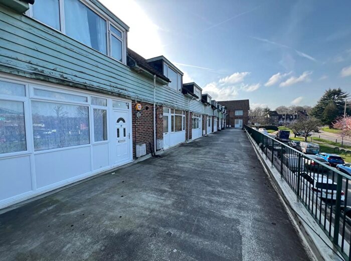 2 Bedroom Maisonette To Rent In Chenies Parade, Little Chalfont, HP7