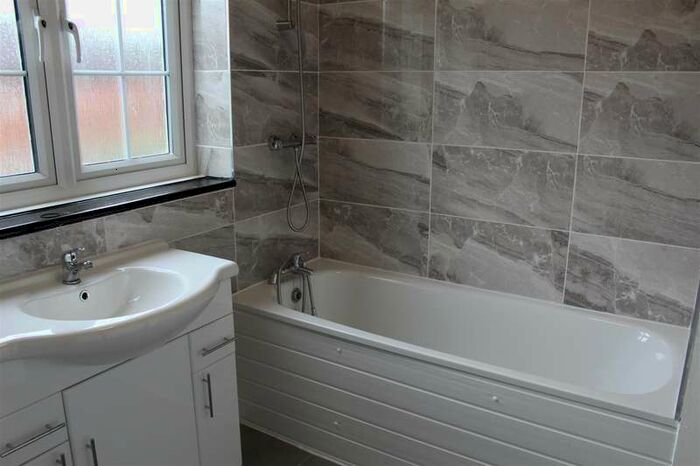 3 Bedroom Maisonette Flat To Rent In Lordship Lane, London, N17