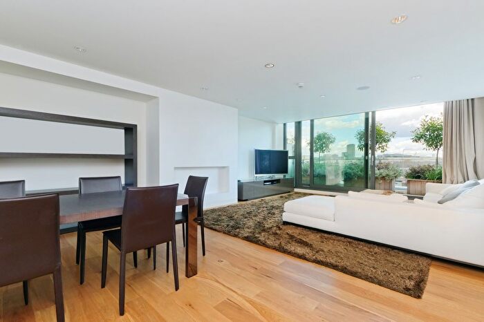 3 Bedroom Flat To Rent In Dover Street, Mayfair, London, W1S