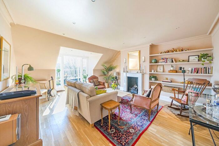 3 Bedroom Flat For Sale In Broadhurst Gardens, London, NW6
