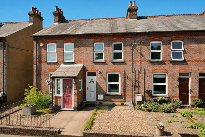 3 Bedroom Terraced House For Sale In Mancroft Road, Aley Green, LU1