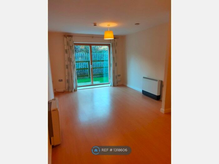 2 Bedroom Flat To Rent In Markham Quay, Chesterfield S41