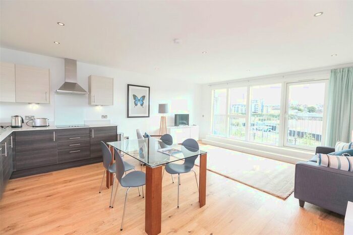2 Bedroom Flat To Rent In Brandfield Street, Edinburgh, EH3