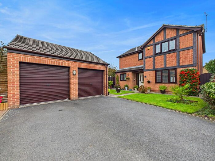 4 Bedroom Detached House For Sale In Swallow Close, Mickleover, DE3