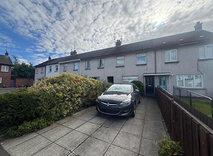 3 Bedroom Mid Terraced House For Sale In Menin Road, Antrim, BT41