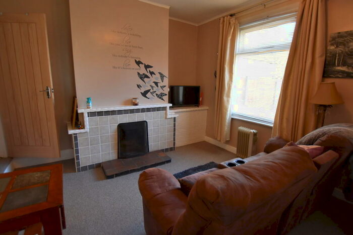 4 Bedroom End Of Terrace House To Rent In Asper Street, Netherfield, NG4