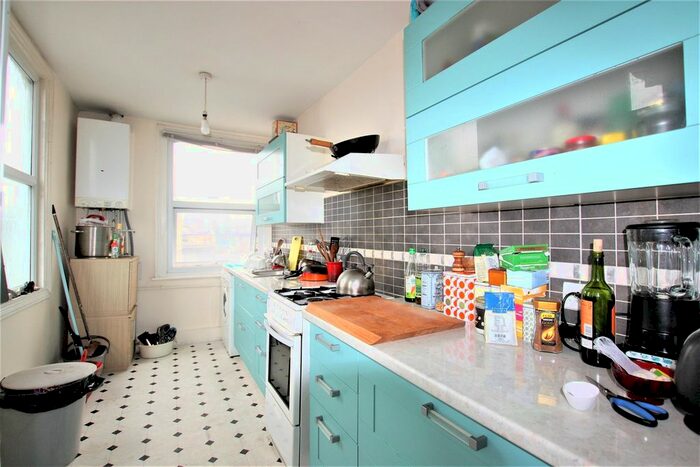 2 Bedroom Flat To Rent In Blackstock Road, N4
