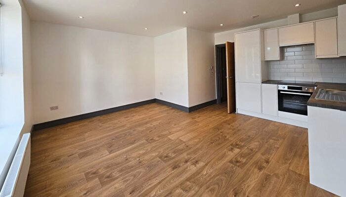 1 Bedroom Flat To Rent In Garratt Lane, London, SW18