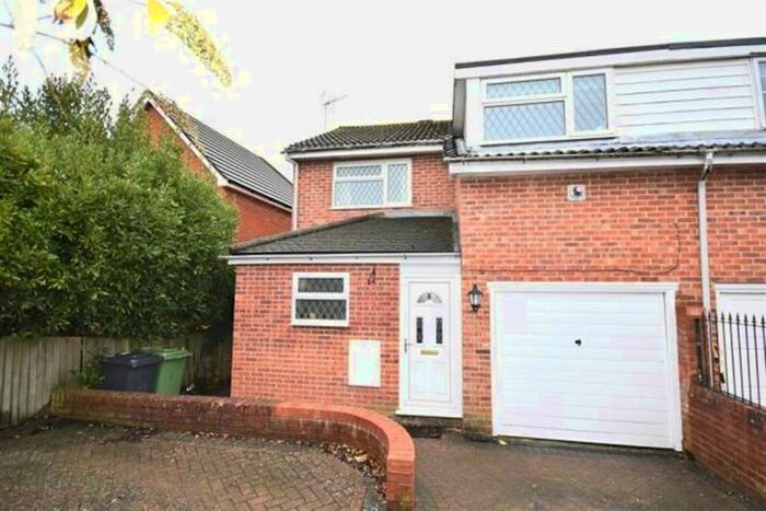 3 Bedroom Semi-Detached House To Rent In Redwing Road, Clanfield, Waterlooville, PO8