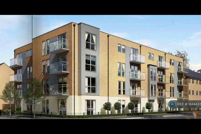 2 Bedroom Flat To Rent In Holly Acre, Dunstable, LU5