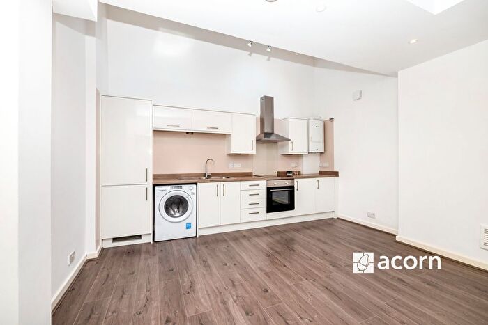 2 Bedroom Flat To Rent In Alma Grove, London, SE1