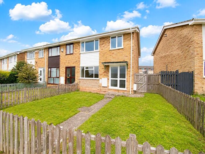 3 Bedroom End Of Terrace House For Sale In Badgeworth, Yate, BS37