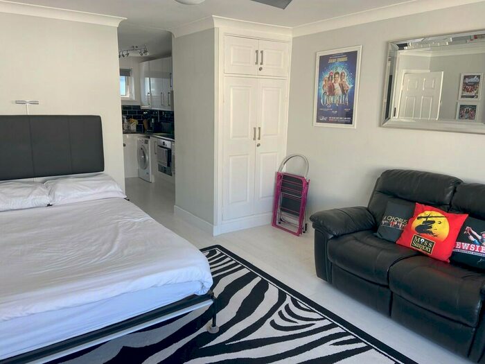 1 Bedroom Apartment To Rent In Highcliffe Court High Street, BN2