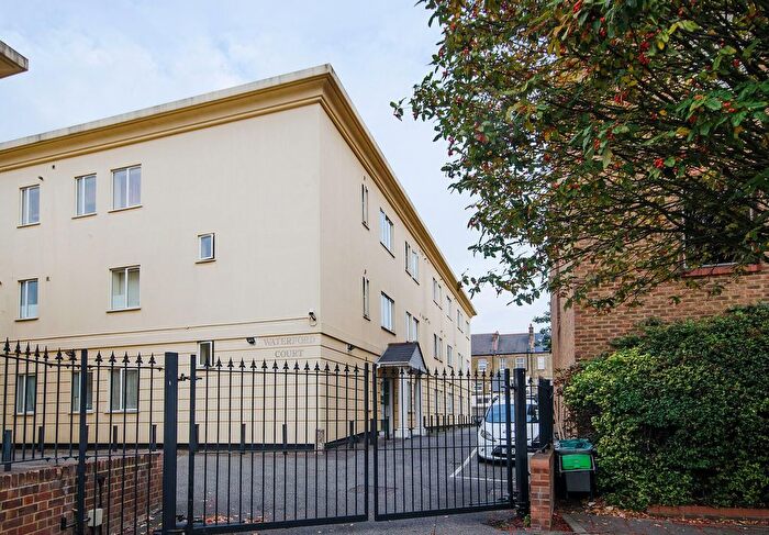 2 Bedroom Flat For Sale In Leeland Terrace, West Ealing, London, W13