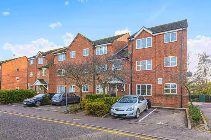 2 Bedroom Apartment To Rent In Hilda Wharf, Aylesbury, HP20