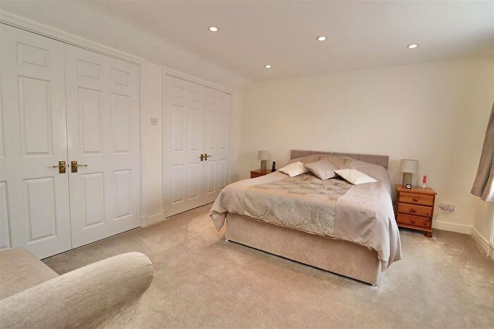 4 Bedroom Detached House For Sale In Mile End Park, Pocklington, York, YO42
