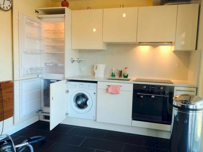 1 Bedroom Flat To Rent In Marsh Lane, Leyton, London, E10