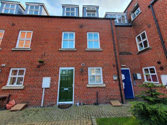 2 Bedroom Flat To Rent In Windmill Court, Boston, PE21