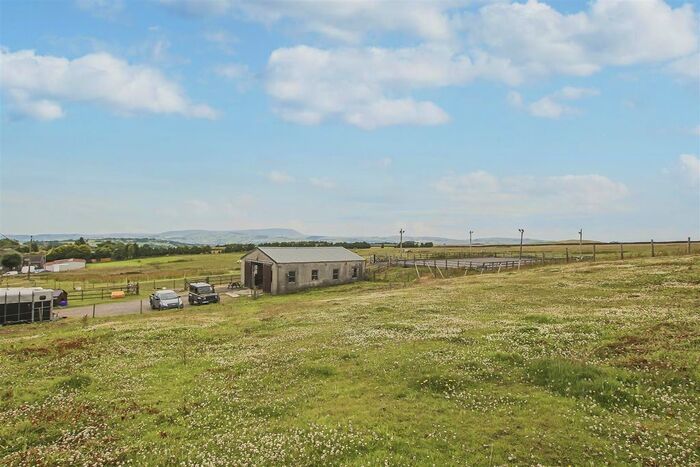 2 Bedroom Semi-Detached Bungalow For Sale In Halifax Road, Briercliffe, Burnley, BB10