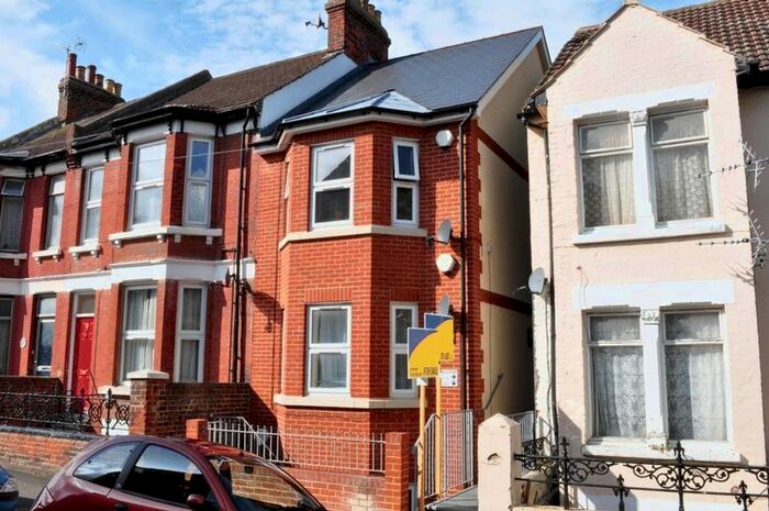 1 Bedroom Flat To Rent In Purbeck Road, Chatham ME4