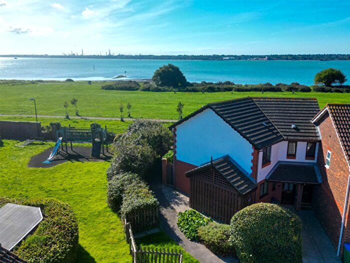 2 Bedroom Maisonette For Sale In Waldegrave Close, Southampton, Hampshire, SO19