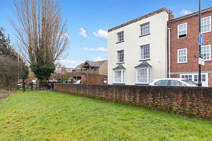 1 Bedroom Flat For Sale In Waterside, Upton-Upon-Severn, WR8